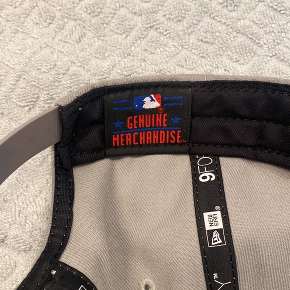 New Officially Licensed adjustable Mr.Mets Logo New York Mets baseball hat. - Picture 7 of 9